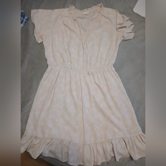 LC Lauren Conrad Dresses & Skirts - LC Lauren Conrad Light Pink Ruffle Dress